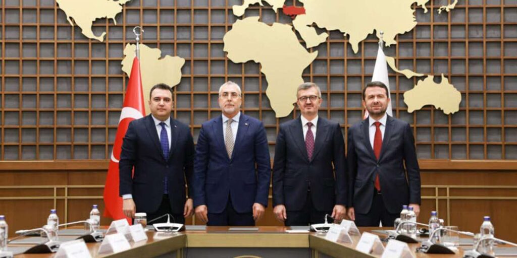basin-sektorune-dev-istihdam-destegi:-bik-ve-iskur’dan-1.075-medya-isletmesine-9-ay-maas-katkisi