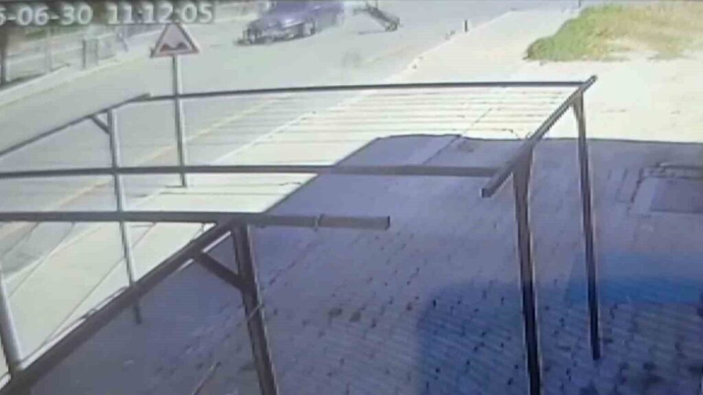 otomobil-ile-motorlu-bisiklet-carpisti:-1-yarali