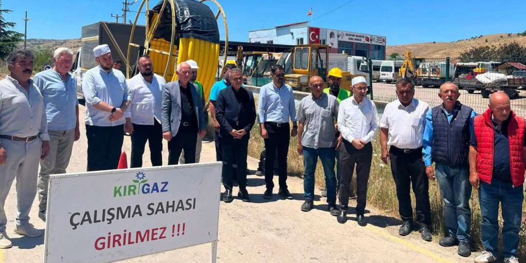 sulakyurt’un-yillardir-bekledigi-tarihi-ruya-gercek-oldu:-ilk-kazma-vuruldu,-dogalgaz-calismasi-basladi!