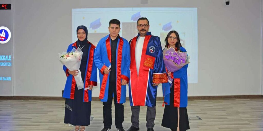 kirikkale-universitesi-hukuk’ta-tarihi-gun:-iki-kardes-ust-uste-birinci-oldu,-cubbelere-“adalet”-kazindi!