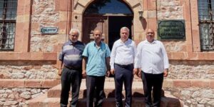 Bozlağın kalbinde hüzünlü buluşma: Müdür Cemal Ergeç’ten Taşan Kardeşler’e vefa ziyareti!