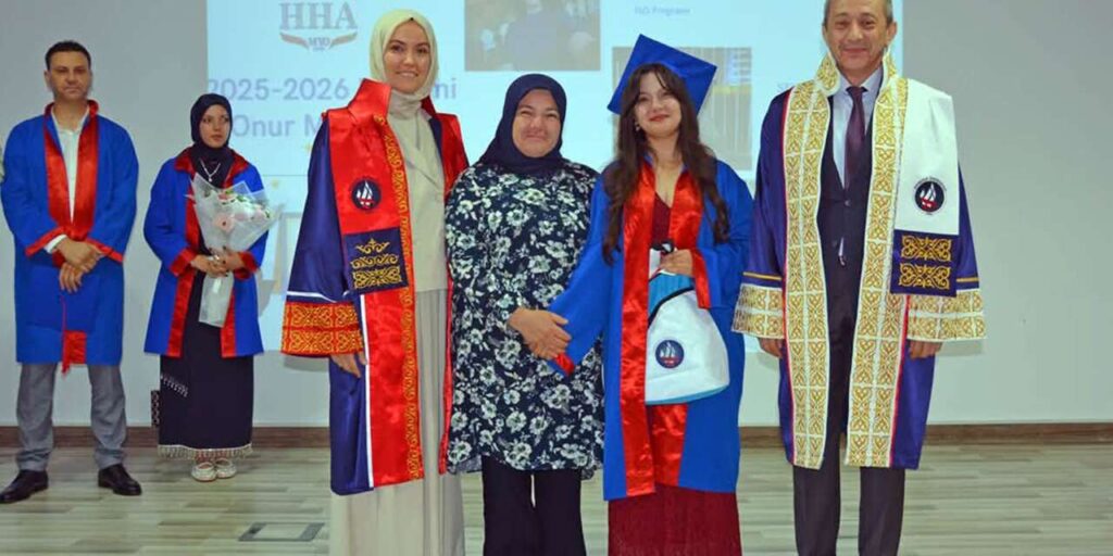 hacilar-huseyin-aytemiz-myo’da-mezuniyet-sevinci