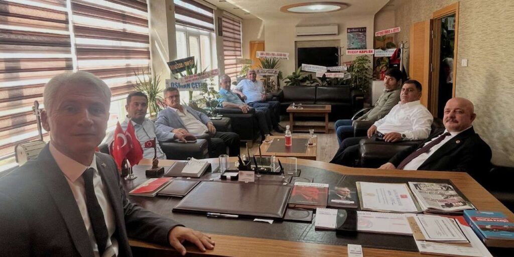 kirikkale-cumhur-ittifaki’nda-tam-uyum:-ak-parti-il-genel-meclis-uyeleri-mhp-il-binasindaydi