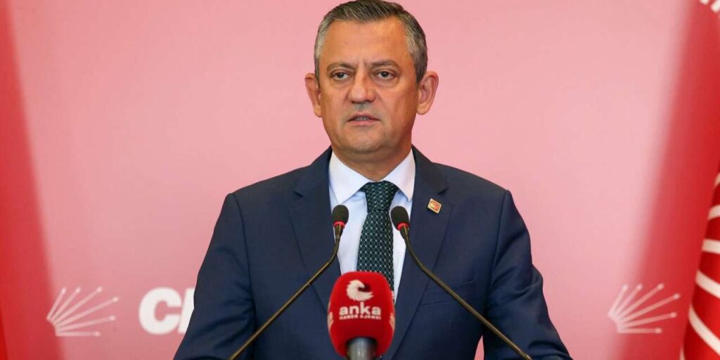 ozgur-ozel,-chp’den-ayrildi!-partisine-veda-etti!
