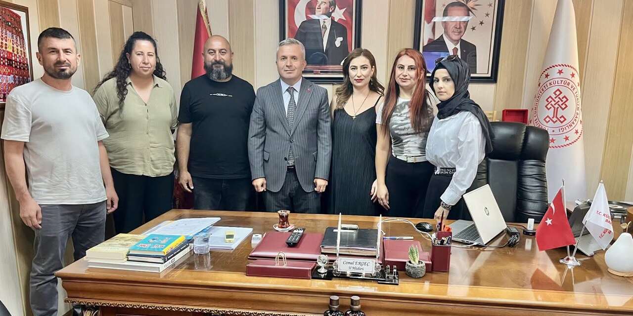 sanat-icin-yeni-proje!-tiyatro-dernegi’nden-dikkat-ceken-ziyaret
