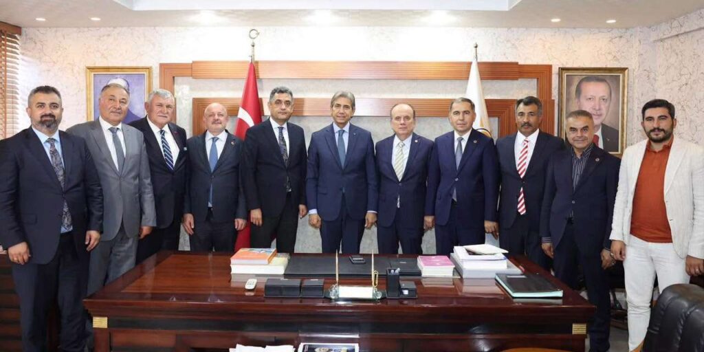 kirikkale’de-ust-duzey-temaslar:-yerel-yonetimler-baskani-mustafa-demir-sahada