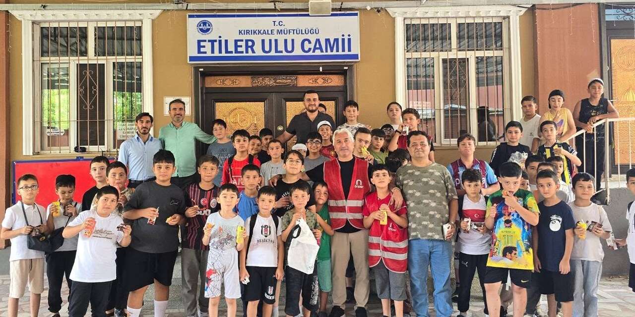 cocuklar-camide-bulustu!-yaz-kursu-ogrencilerine-surpriz-ikram