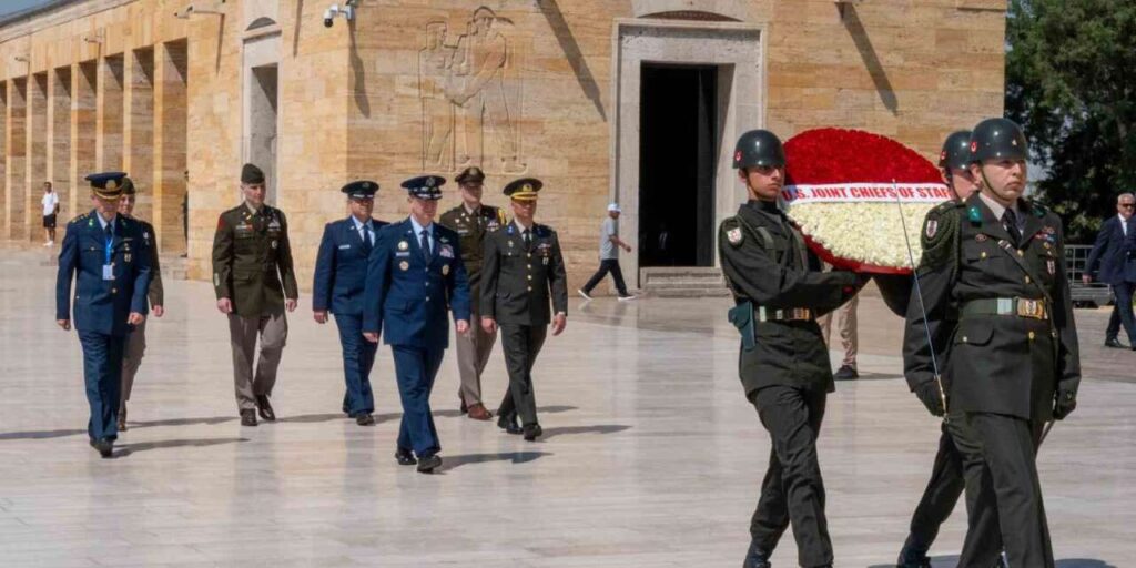 abd-genelkurmay-baskani-orgeneral-caine,-anitkabir’i-ziyaret-etti