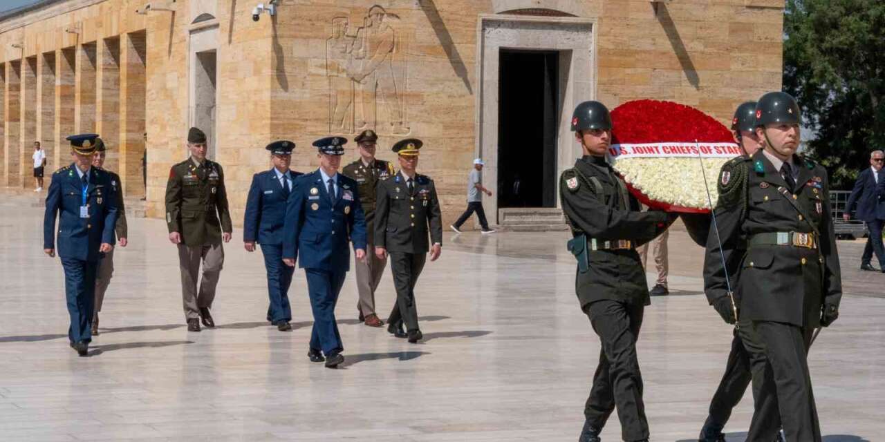 abd-genelkurmay-baskani-orgeneral-caine,-anitkabir’i-ziyaret-etti