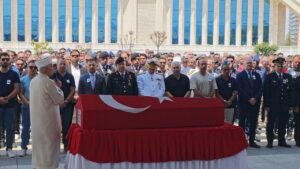 Helikopter kazasında hayatını kaybeden pilot son yolcuğuna uğurlandı
