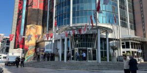 İzmit Belediyesi soruşturmasında 20 şüpheli tutuklandı