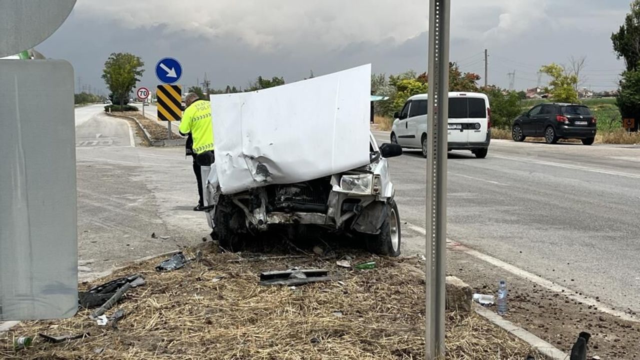 otomobiller-carpisti:-1’i-agir-5-yarali