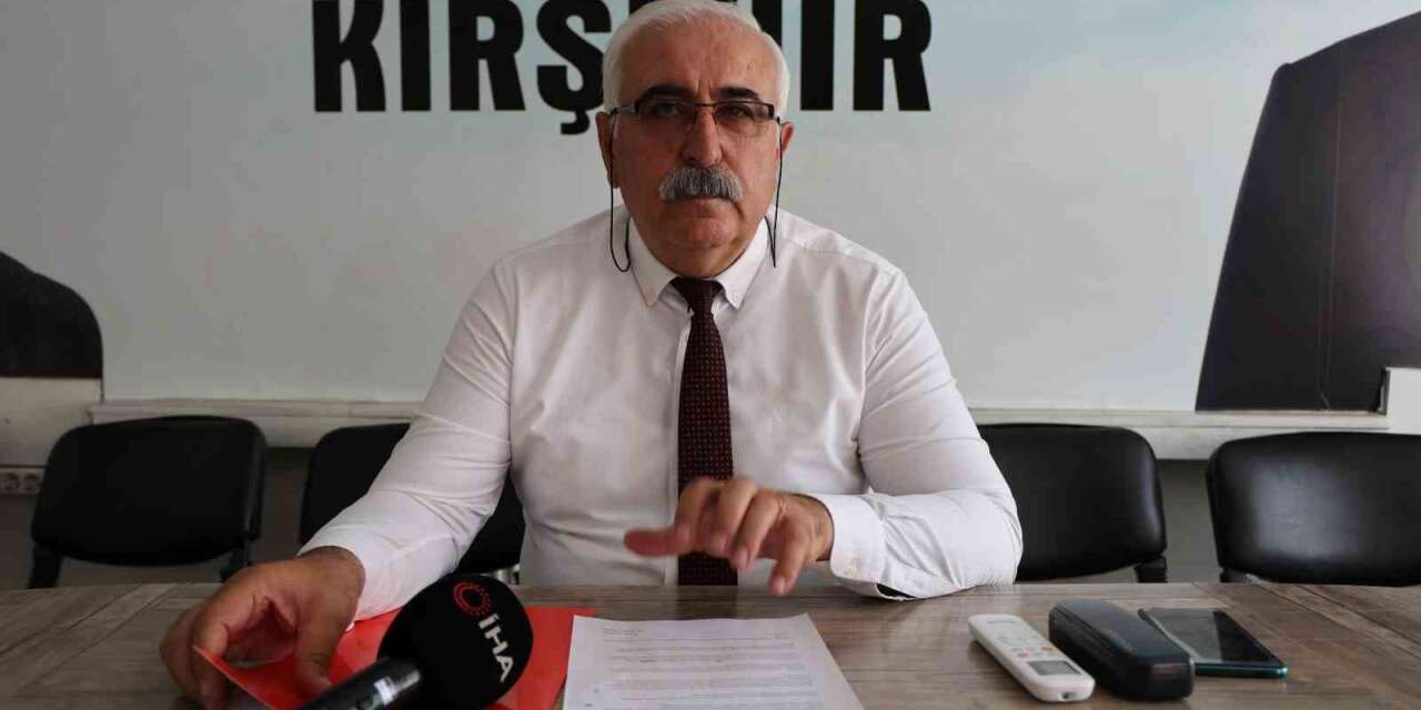 chp-kirsehir-il-baskani-tanribuyurdu:-“parti-binasindan-poster-goturmek-ayiptir”