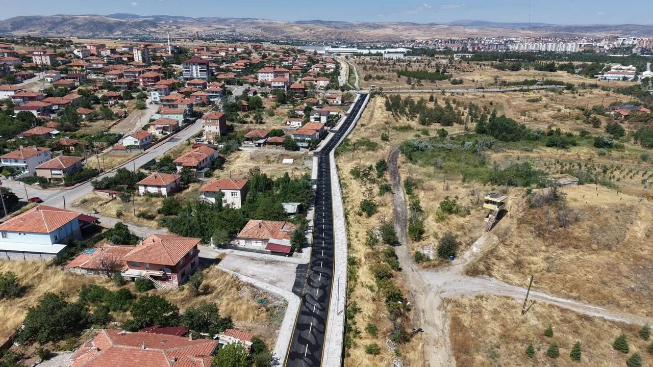 karsiyaka-pirinc-caddesi-yenilenen-yuzuyle-hizmette