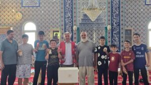 Yaz Kur’an Kursu Öğrencilerine Dondurma Sürprizi