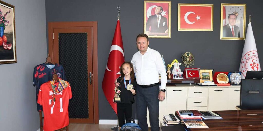 o-bir-turkiye-sampiyonu:-melek-su-ozcan-gururlandirdi