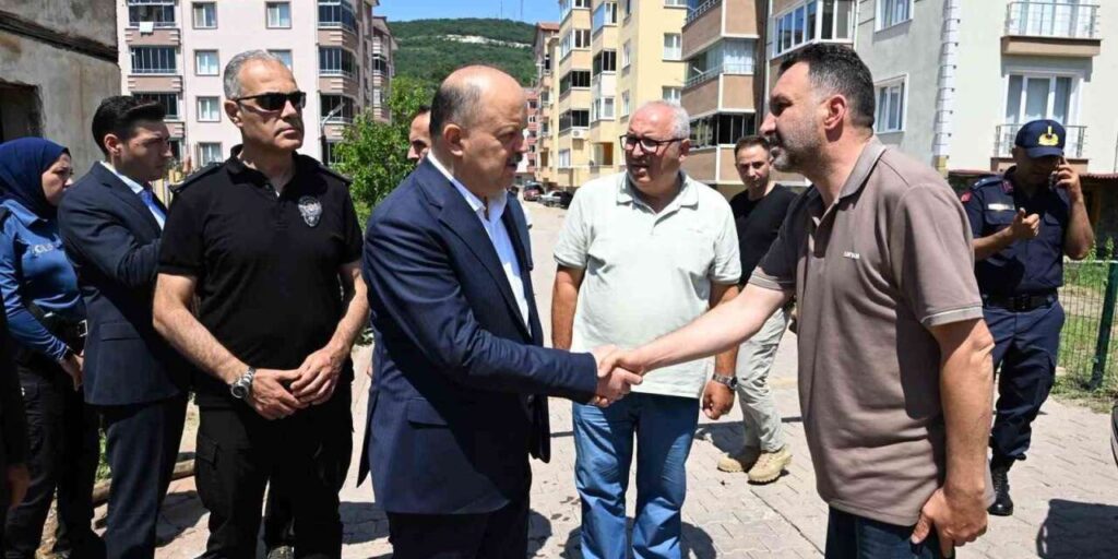 selden-etkilenen-cide’de-hasar-tespit-ve-temizlik-calismalari-suruyor