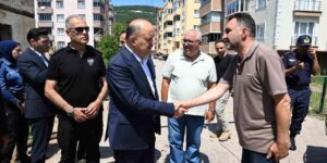 Selden etkilenen Cide’de hasar tespit ve temizlik çalışmaları sürüyor