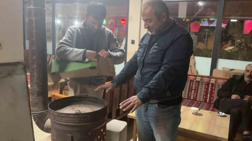turkiye-sicaktan-kavrulurken-sivas’ta-halen-soba-yakiliyor