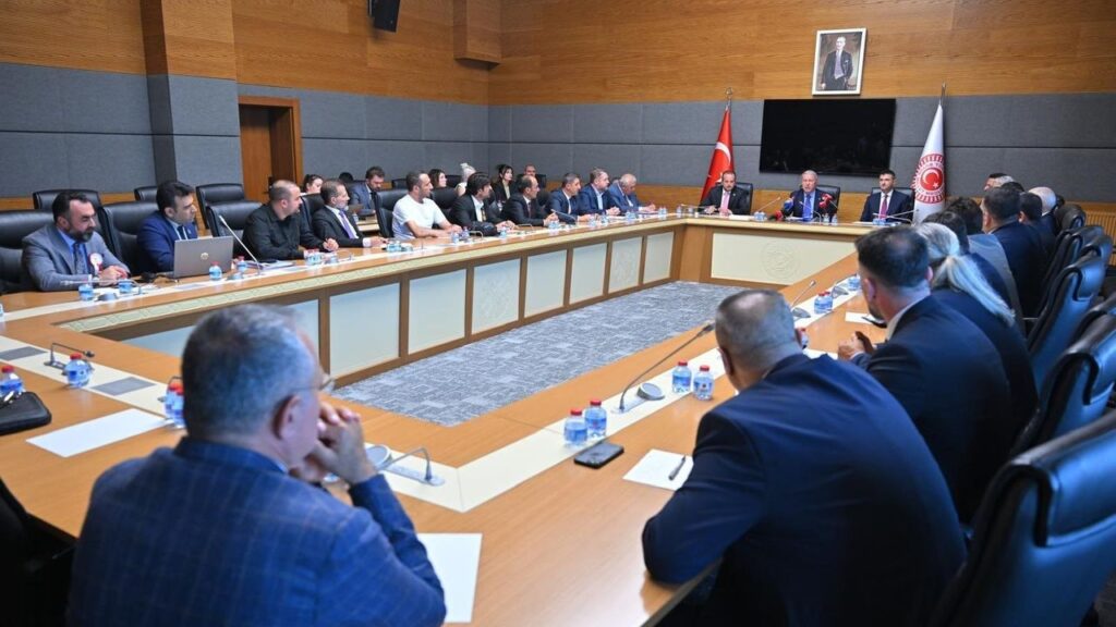 tbmm-milli-savunma-komisyonu-baskani-akar:-‘sehit-aileleri-ve-gazilere-yonelik-kanun-teklifi-kisa-surede-tbmm’ye-sunulacak’