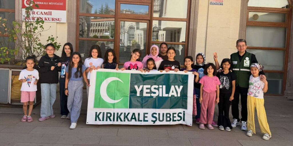 genclerden-yesilay’a-anlamli-soz