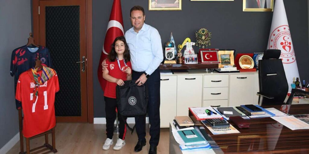 hayrunnisa-ozmen-turkiye’yi-salladi!