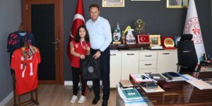 Hayrunnisa Özmen Türkiye’yi salladı!