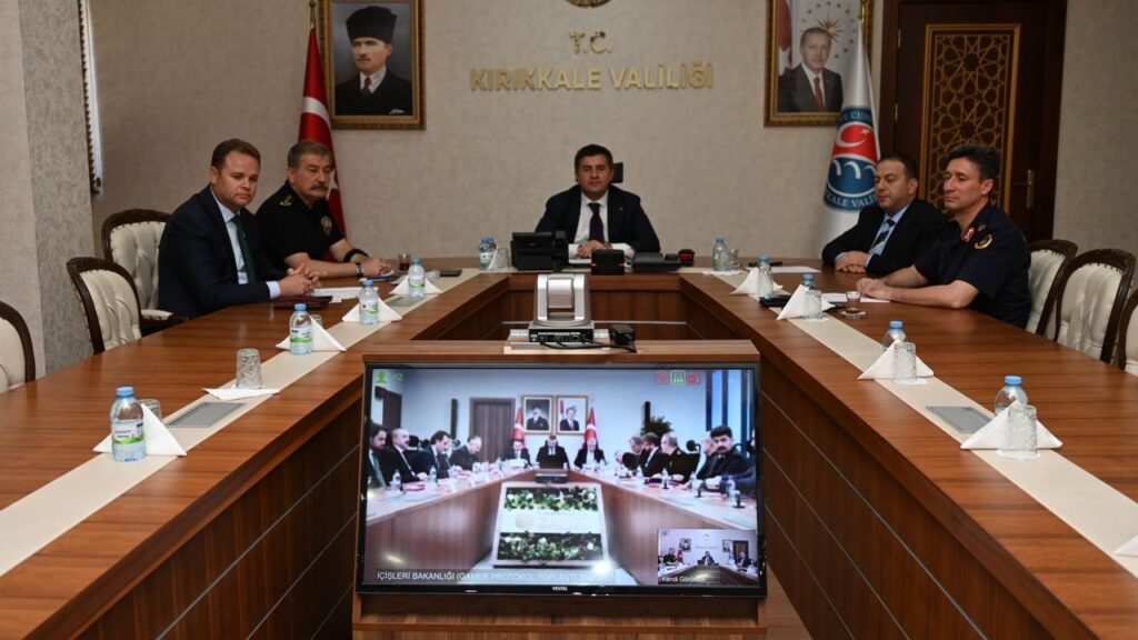 vali-sariibrahim,-spor-guvenligi-toplantisina-katildi