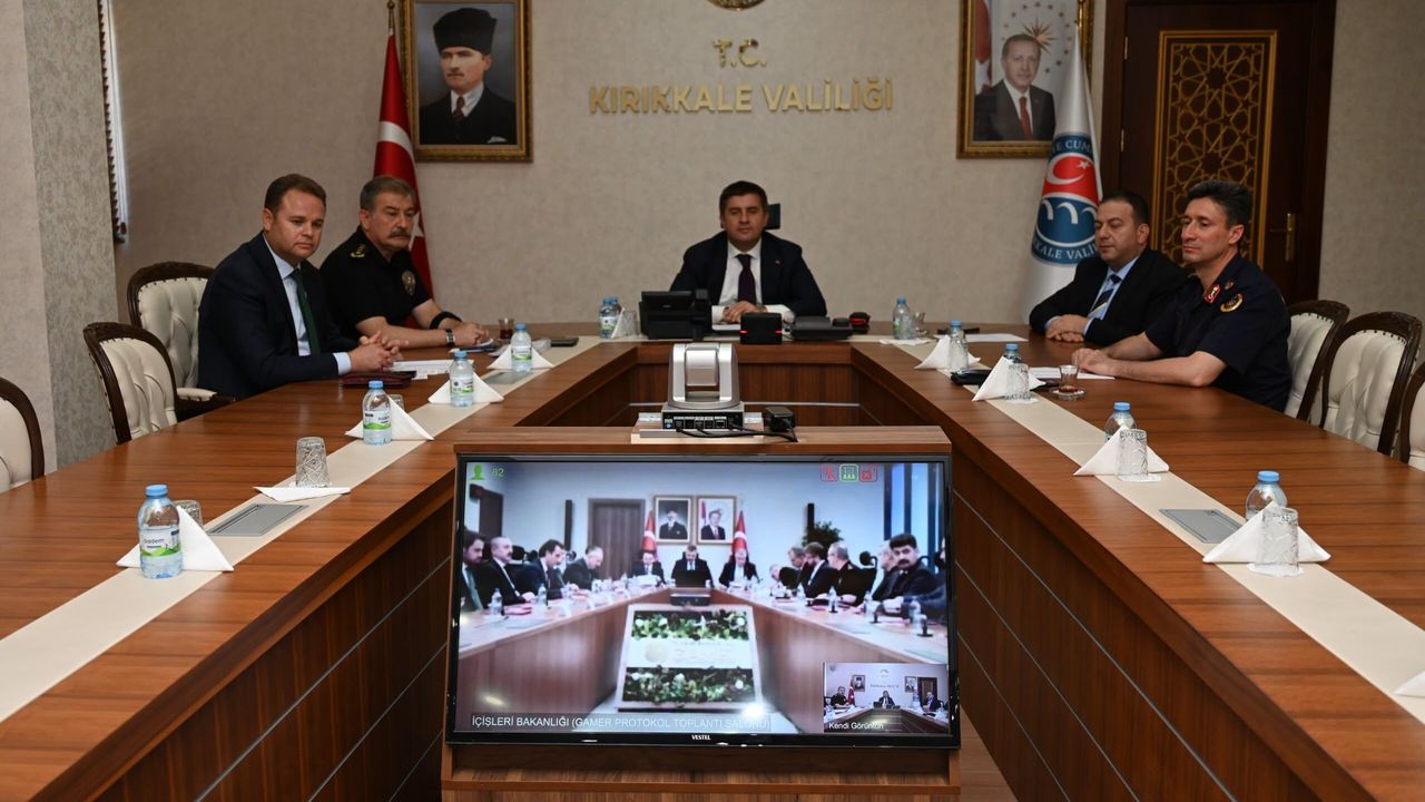 vali-sariibrahim,-spor-guvenligi-toplantisina-katildi