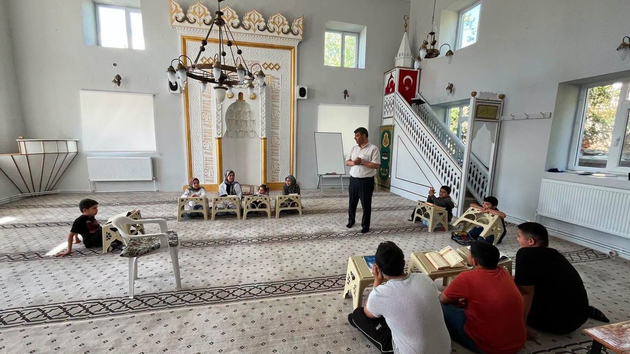 keskin’de-yaz-kur’an-kurslarina-moral-ziyareti