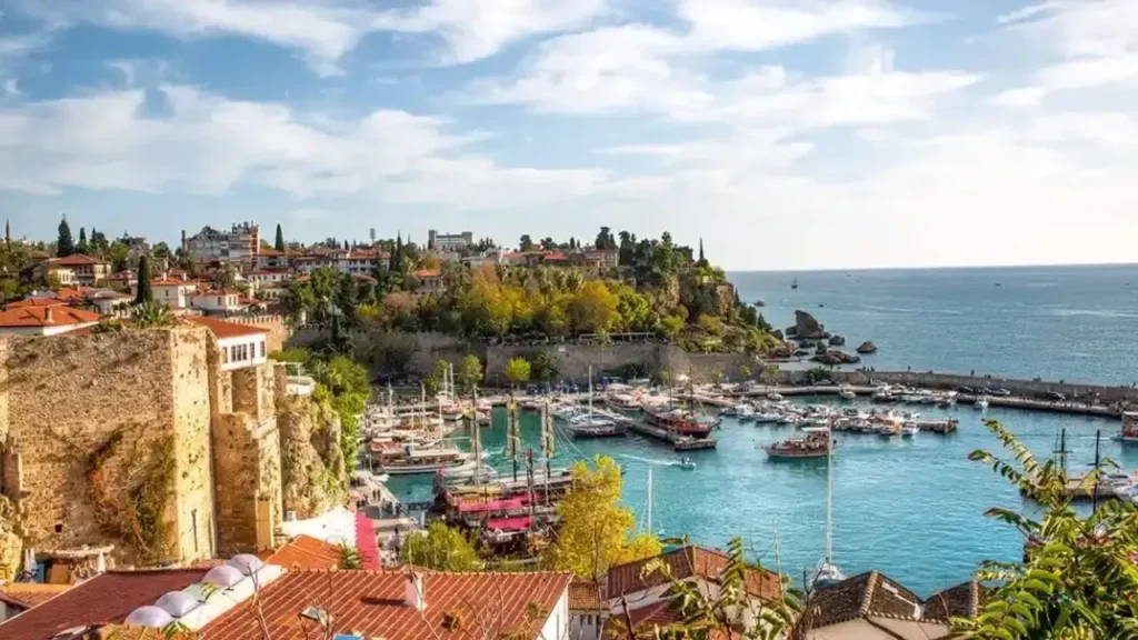 TÜİK verileri açıklandı: İkinci çeyrekte turizm geliri 15,9 milyar dolar