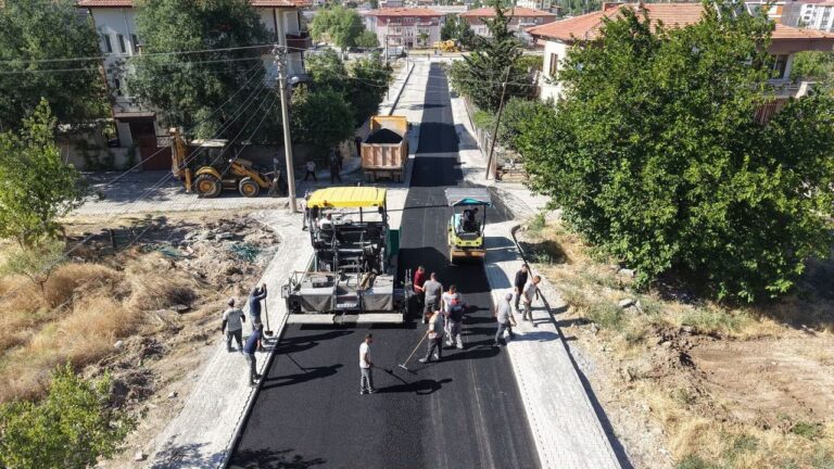 Yuva Mahallesi’nde Asfalt Mesaisi Sürüyor