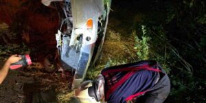 Kanala uçan otomobil hurdaya döndü