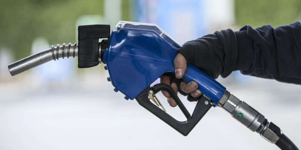 akaryakitta-yeni-dalga:-lpg-zammi-gece-yarisi-kapida
