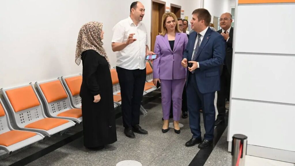 vali-sariibrahim-il-nufus-mudurlugu’nu-ziyaret-etti