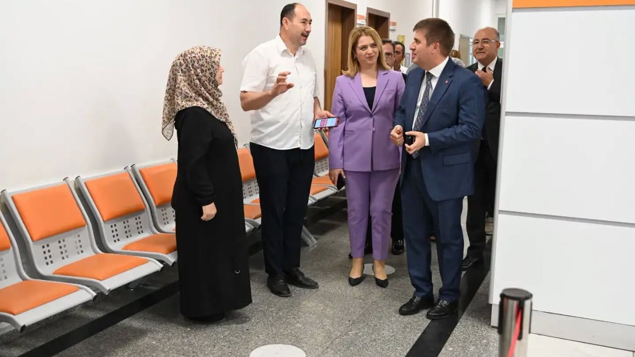 vali-sariibrahim-il-nufus-mudurlugu’nu-ziyaret-etti
