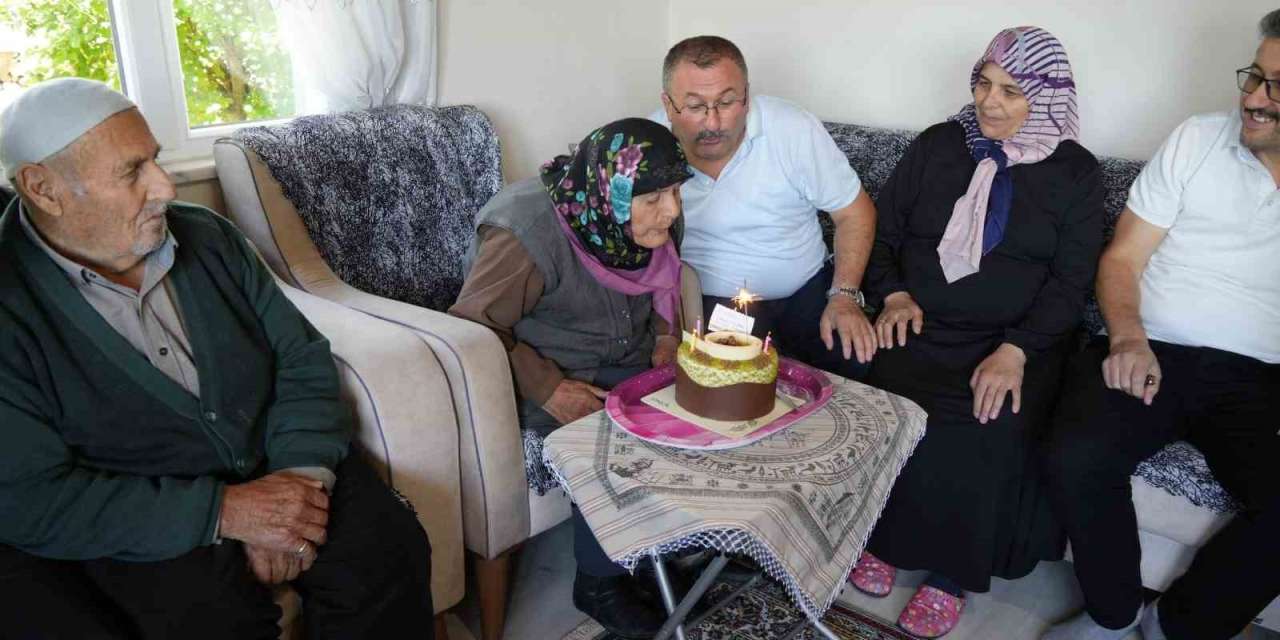 100-yasina-giren-atiye-nineye,-davullu-zurnali-dogumgunu-kutlamasi