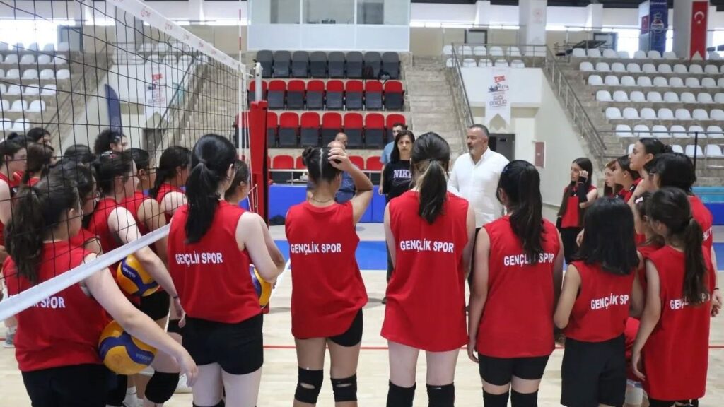 sivas-gsb-spor-okullarinda-yaz-coskusu